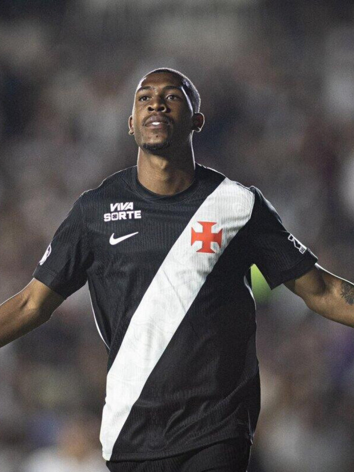 “Insubstitu&iacute;vel”: Diniz pede perman&ecirc;ncia de Rayan e garante Vegetti nos planos do Vasco