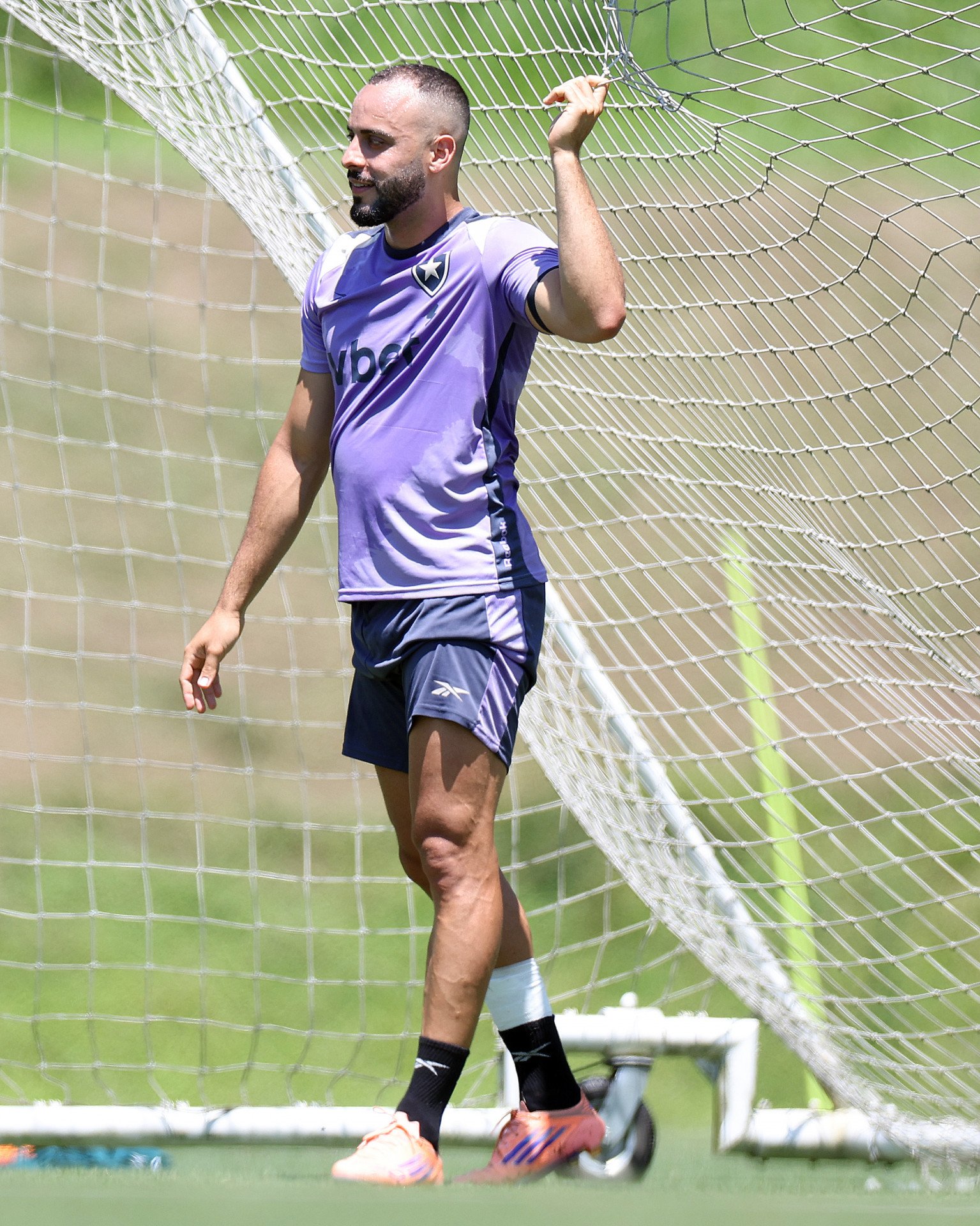 Arthur Cabral chegou ao Botafogo em junho de 2025, vindo do Benfica