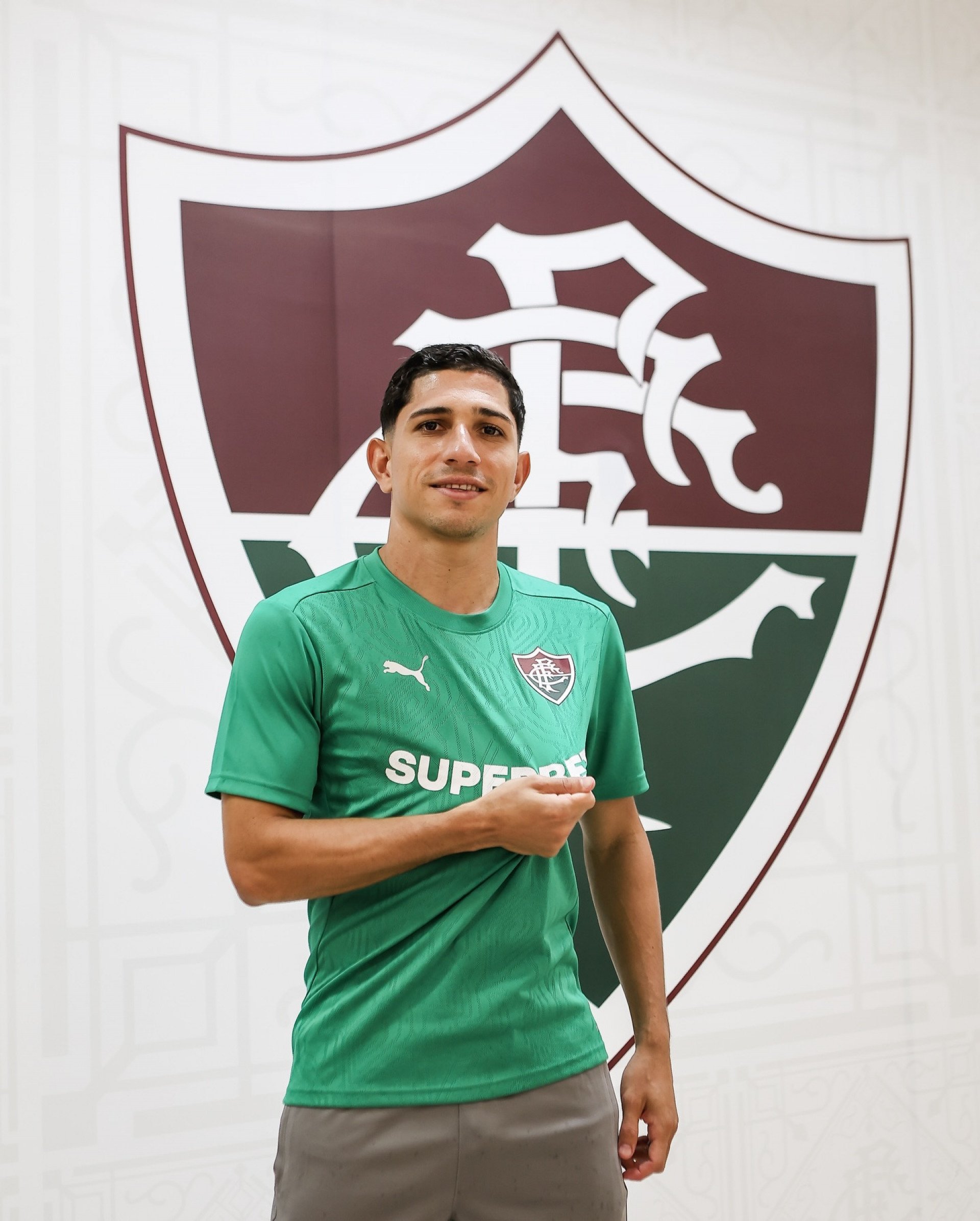 Savarino foi apresentado ontem pelo Fluminense