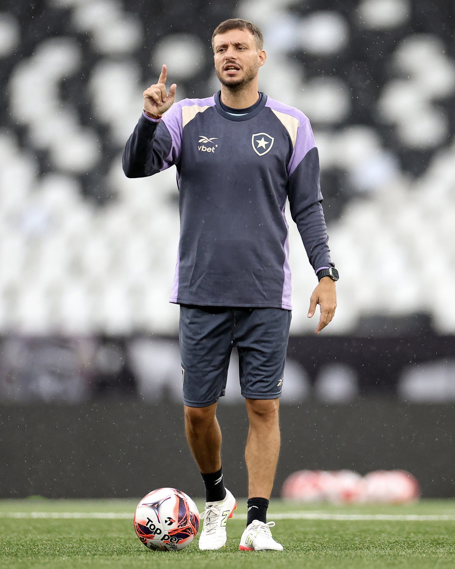 Martín Anselmi começou seu trabalho no Botafogo neste ano