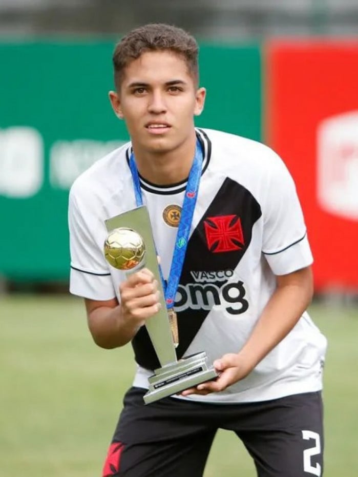 Paulinho joga pelo Vasco desde os 7 anos