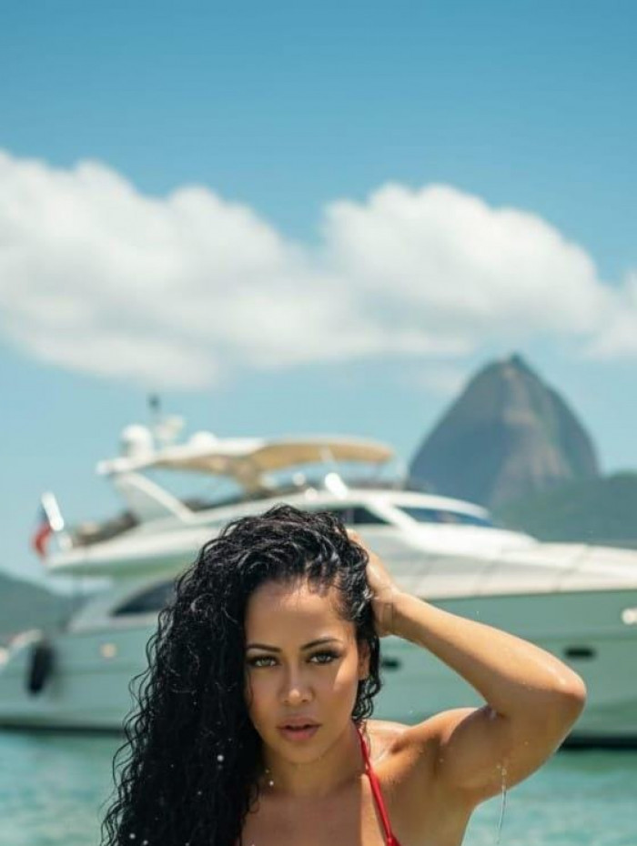 Luci Kelly &eacute; Gata da Hora