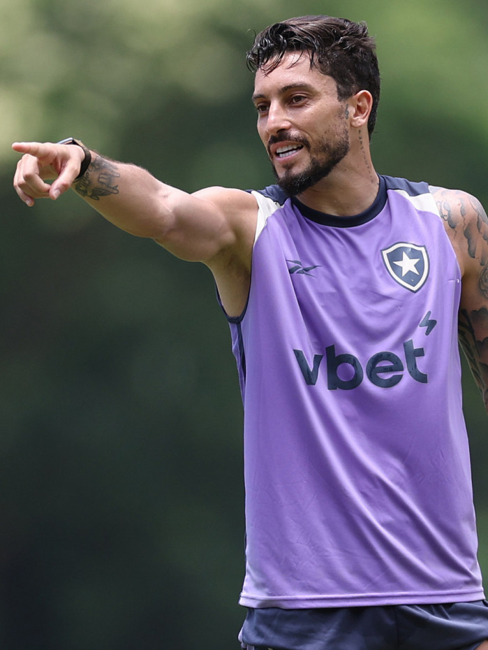 Alex Telles assumiu papel de liderança no elenco do Glosrioso