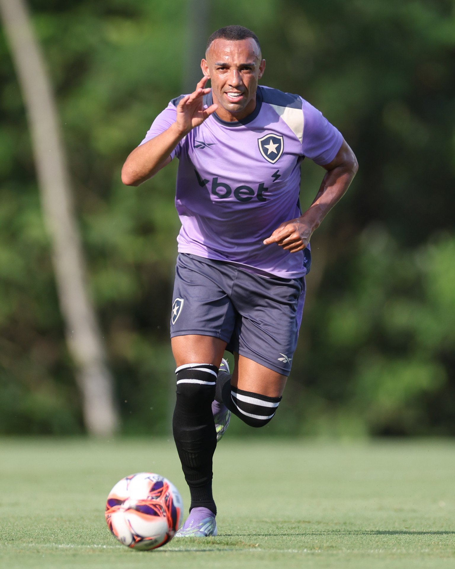 Marçal jogou os 90 minutos na derrota contra o Fluminense e deixou o estádio machucado