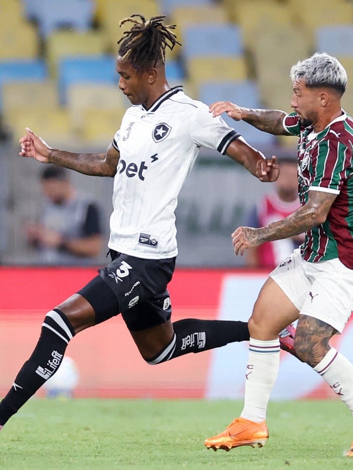 Ythallo em a&ccedil;&atilde;o pelo Botafogo