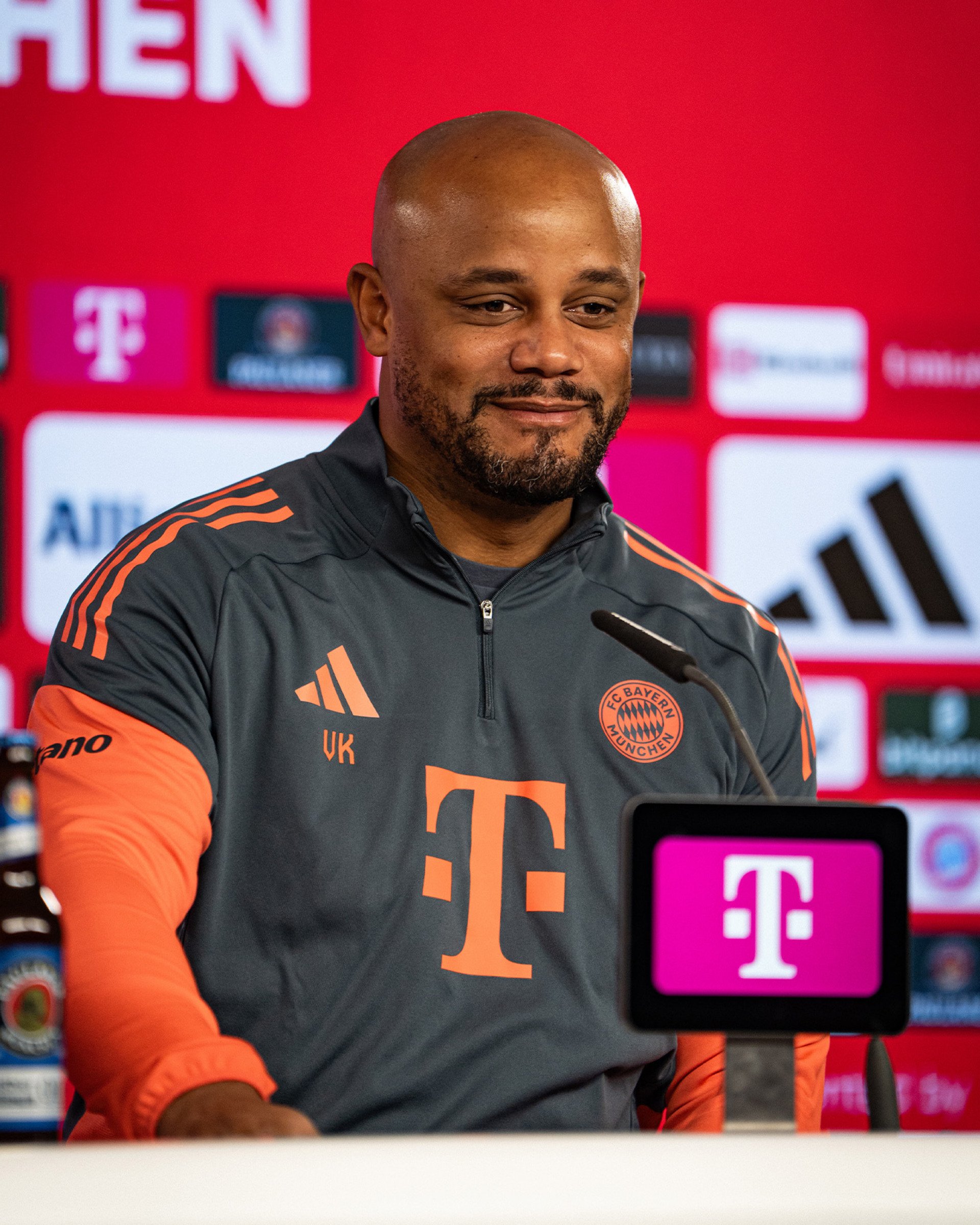 Vincent Kompany, técnico do Bayern de Munique, defendeu Vini Jr.