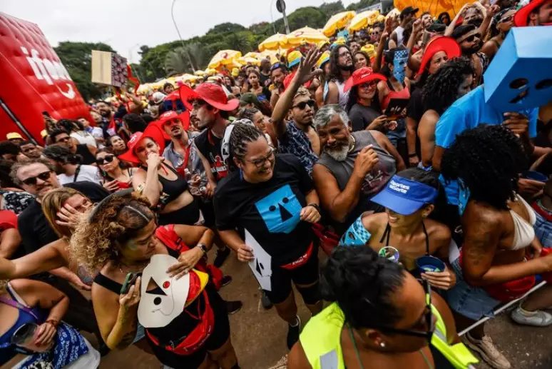 BaianaSystem anima foli&otilde;es no Ibirapuera.
