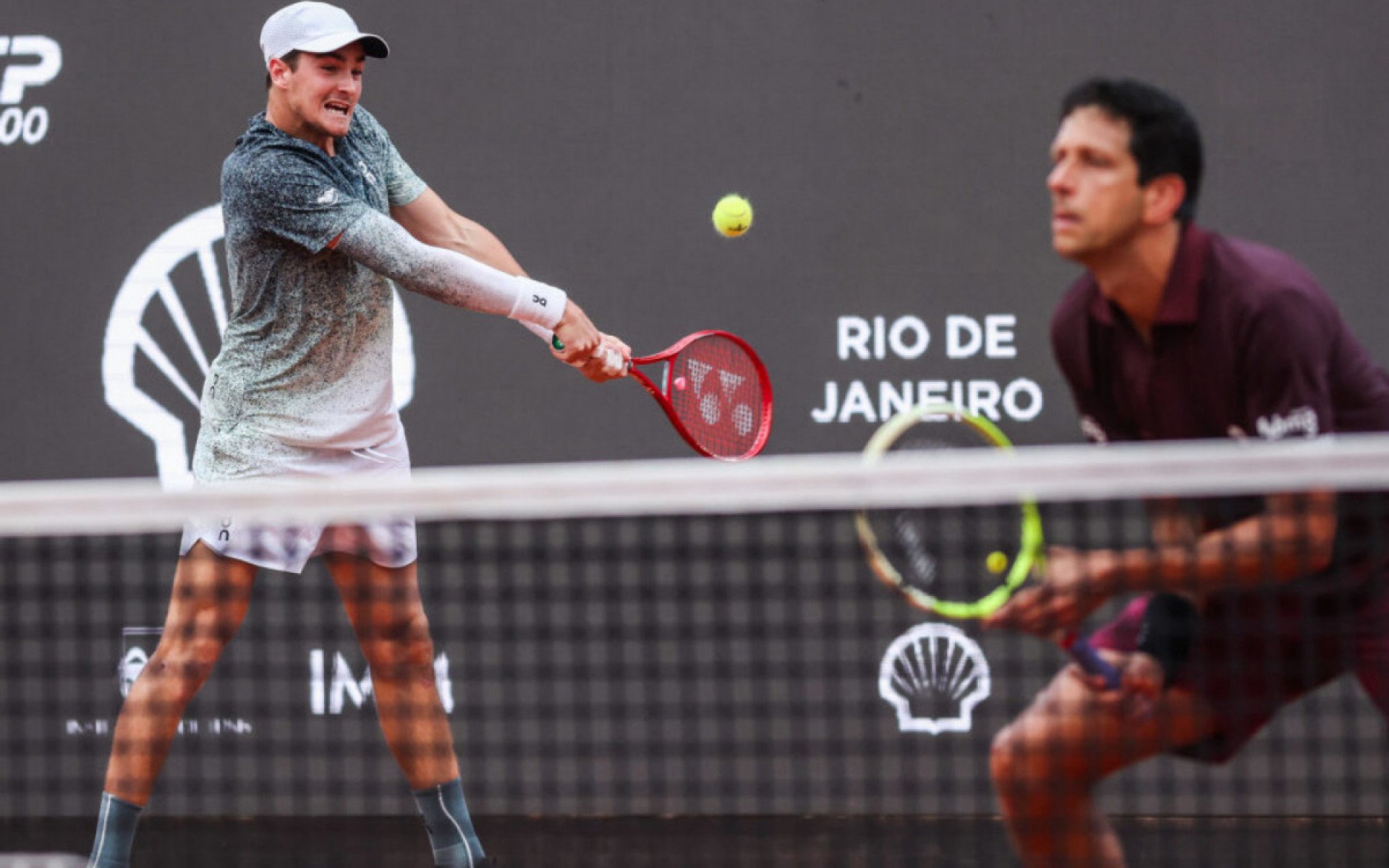 Jo&atilde;o Fonseca e Marcelo Melo em a&ccedil;&atilde;o no Rio Open
