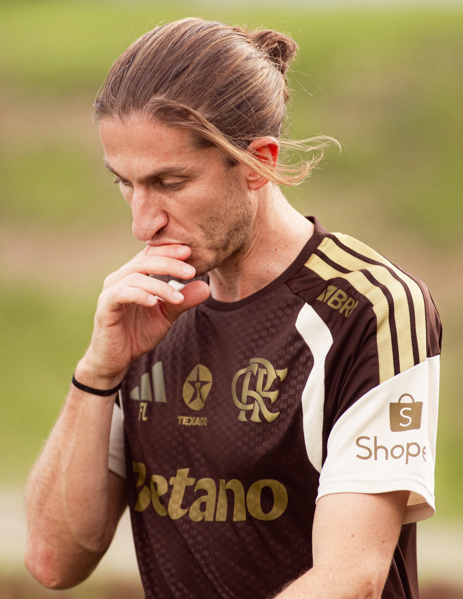 Na corda-bamba, Filipe Luís tem sido muito criticado pelas escolhas nas escalações e pelas declarações pós-partidas