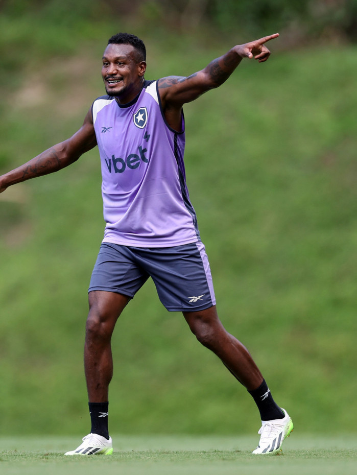 Edenilson. Treino do Botafogo, Espaco Lonier. 20 de Fevereiro de 2026, Rio de Janeiro, RJ, Brasil. Foto: Vitor Silva/Botafogo. 
Imagem protegida pela Lei do Direito Autoral Nº 9.610, DE 19 DE FEVEREIRO DE 1998. Sendo proibido qualquer uso comercial, remunerado e manipulacao/alteracao da obra.