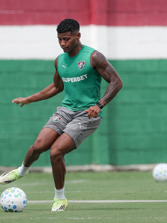 Fluminense confirma les&atilde;o no ligamento de Facundo Bernal