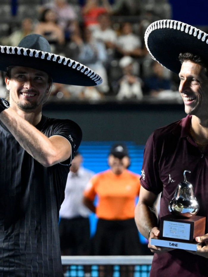 Marcelo Melo (&agrave; direita) comemora com Alexander Zverev o t&iacute;tulo do ATP 500 de Acapulco nas duplas