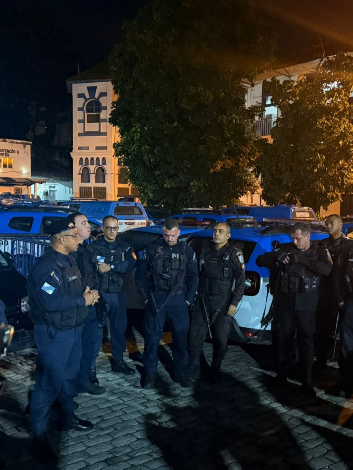 Ao todo, cerca de 40 policiais militares participam da opera&ccedil;&atilde;o