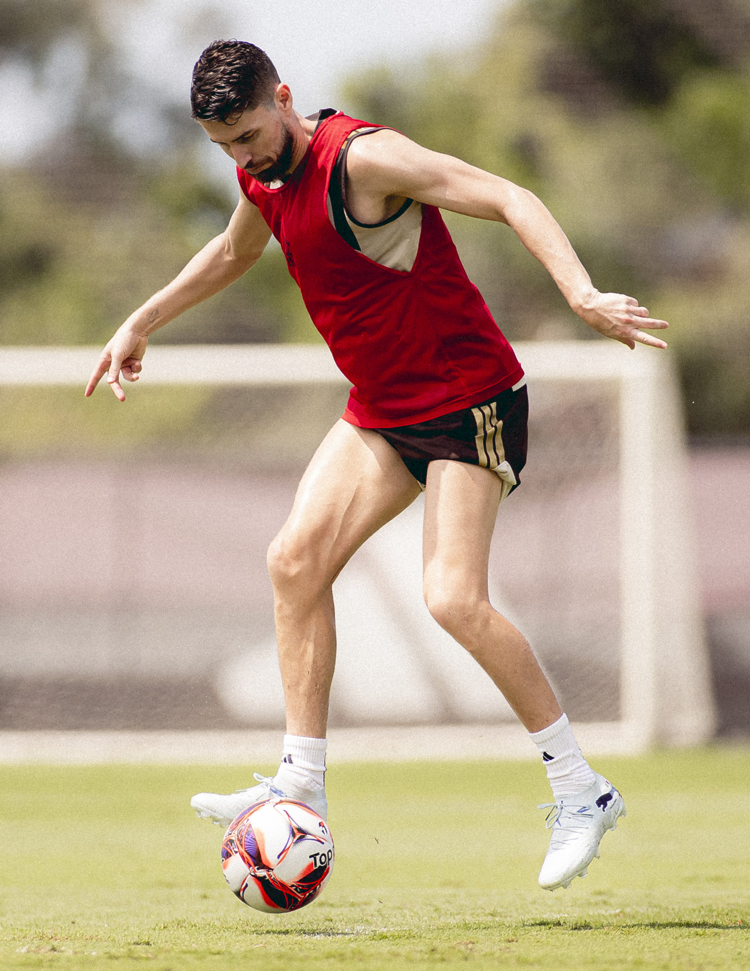 Jorginho está de volta ao time titular do Flamengo para o clássico