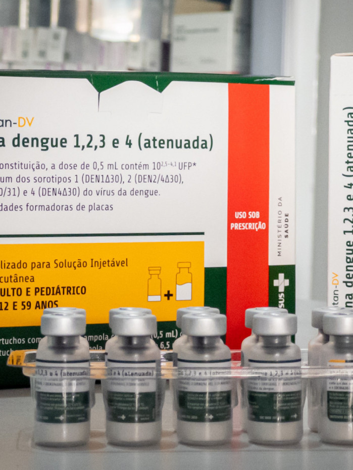 Foram registradas 42 rea&ccedil;&otilde;es dentre as 500 mil pessoas que tomaram a vacina da dengue produzida pelo Butantan
