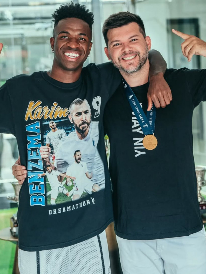 Eduardo Peixoto trabalha na equipe do jogador Vinicius Jr. 