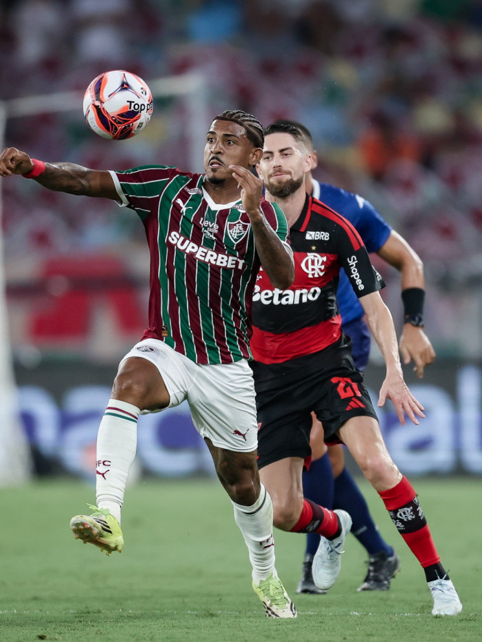 Fluminense e Flamengo se enfrentam neste domingo (8), no Maracan&atilde;, pela final do Campeonato Carioca