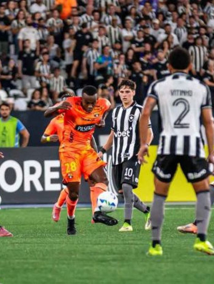 Atua&ccedil;&otilde;es do Botafogo contra o Barcelona-EQU: Linck elimina o Glorioso