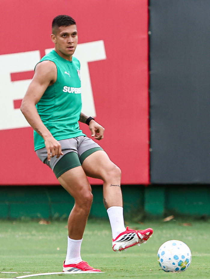 Millán reforça a zaga do Flu