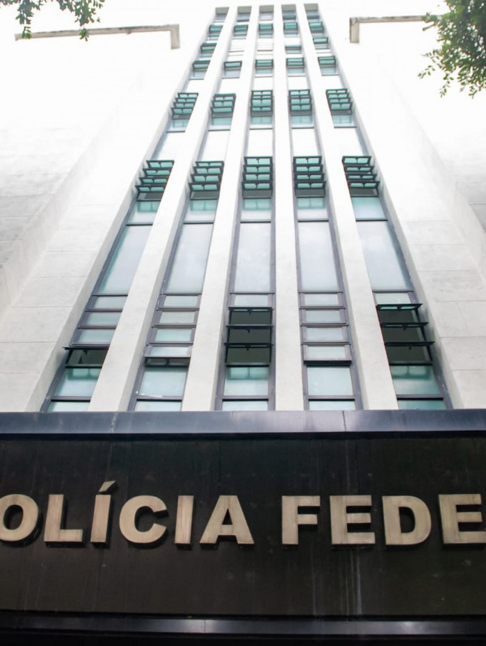 Motorista encontrado pela PF com a arma disse que estava com o equipamento para realizar reparos