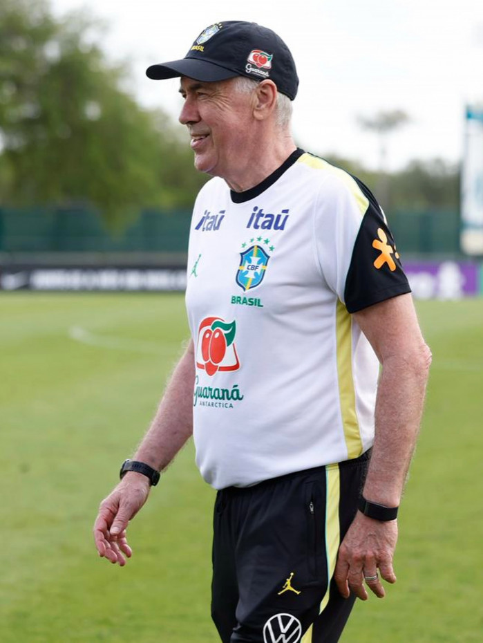 Nos treinamentos, Ancelotti tem indicado que far&aacute; grandes altera&ccedil;&otilde;es no time titular