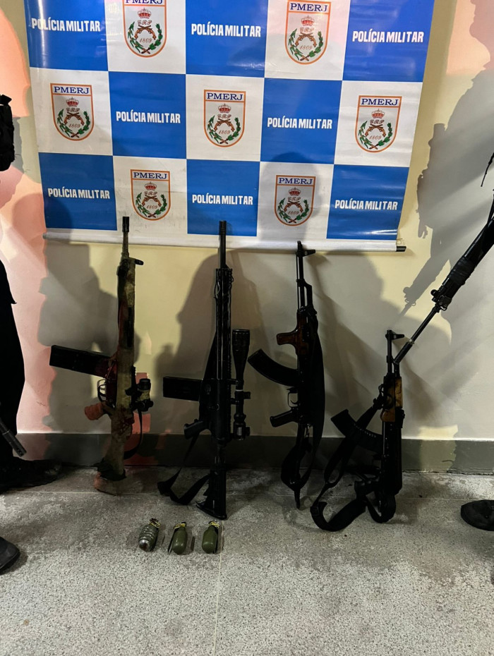Quatro fuzis foram apreendidos com criminosos na Gard&ecirc;nia Azul