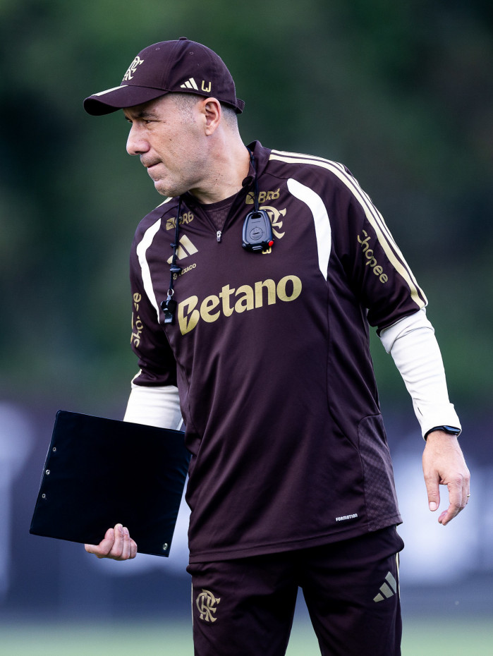 Leonardo Jardim tem um t&iacute;tulo, tr&ecirc;s vit&oacute;rias e dois emaptes em um m&ecirc;s no comando do Meng&atilde;o