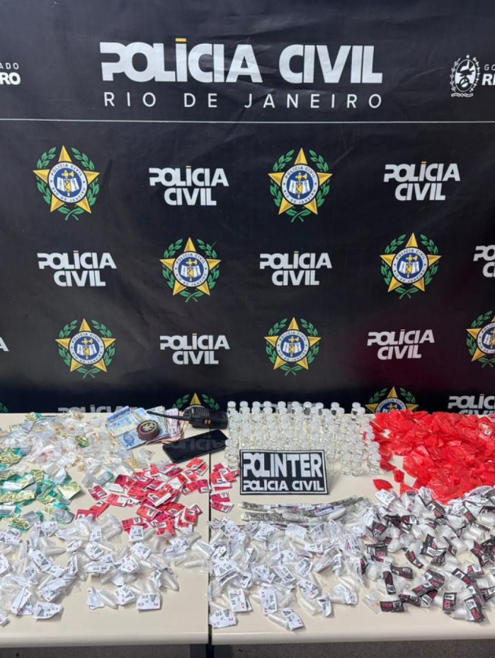 Policiais da DC-Polinter apreenderam grande quantidade de drogas na a&ccedil;&atilde;o