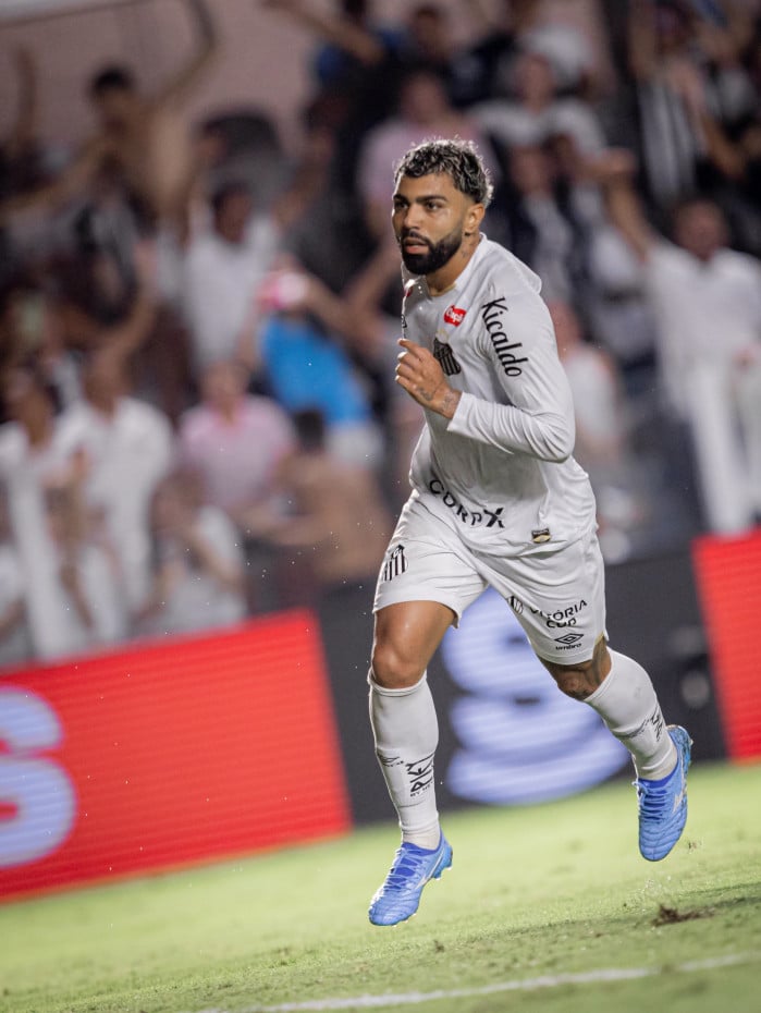 Gabigol vai reencontrar os rubro-negros pela terceira vez desde sua sa&iacute;da, em 2024
