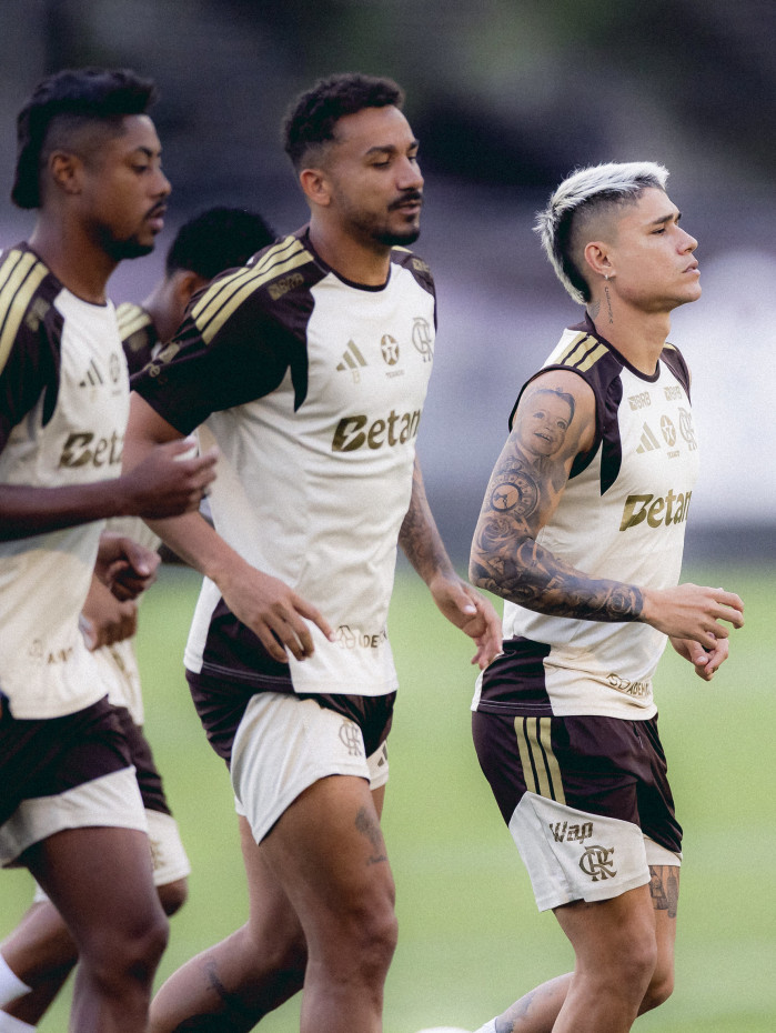 Um dos l&iacute;deres do elenco, Danilo foi cr&iacute;tico &agrave; postura do Flamengo