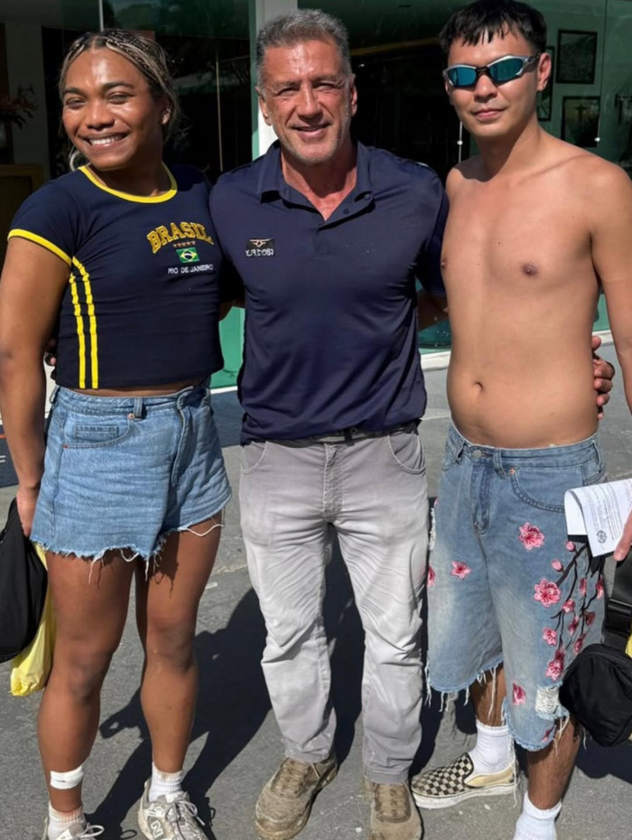 Adonis de Oliveira e turistas canadenses estava no helic&oacute;ptero que caiu no mar da Barra