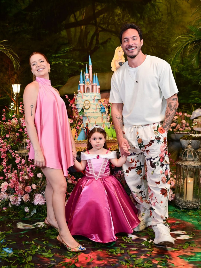 Viih Tube e Eliezer comemoram anivers&aacute;rio da filha, Lua, com fest&atilde;o