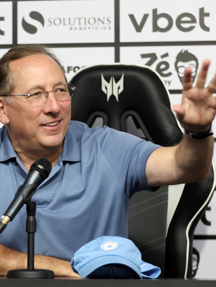 Botafogo tem dívida de R$ 1,1 bilhão só com contratações; total chega a R$ 2 bi