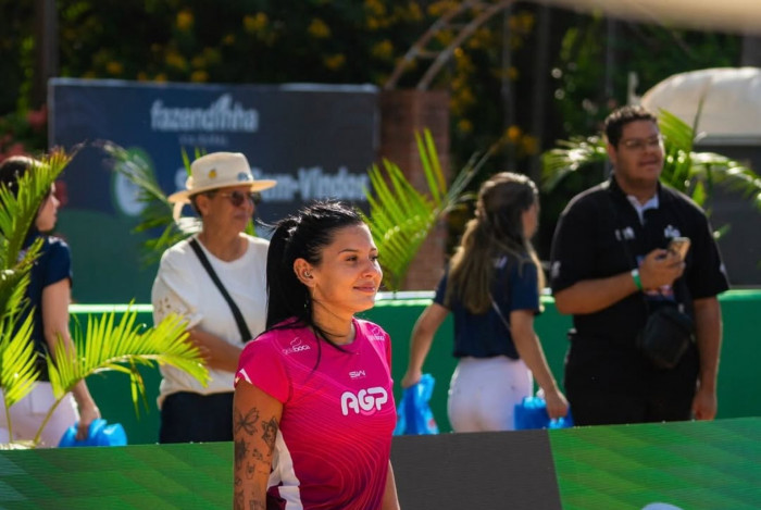 Ana Castela falou sobre desempenho no futev&ocirc;lei 