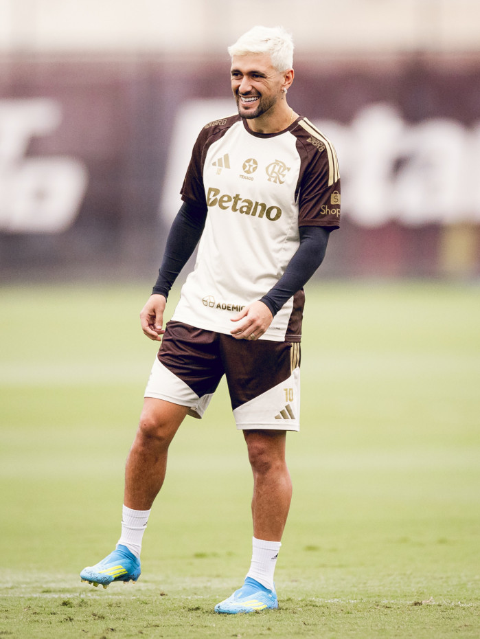 Arrascaeta em treino do Flamengo