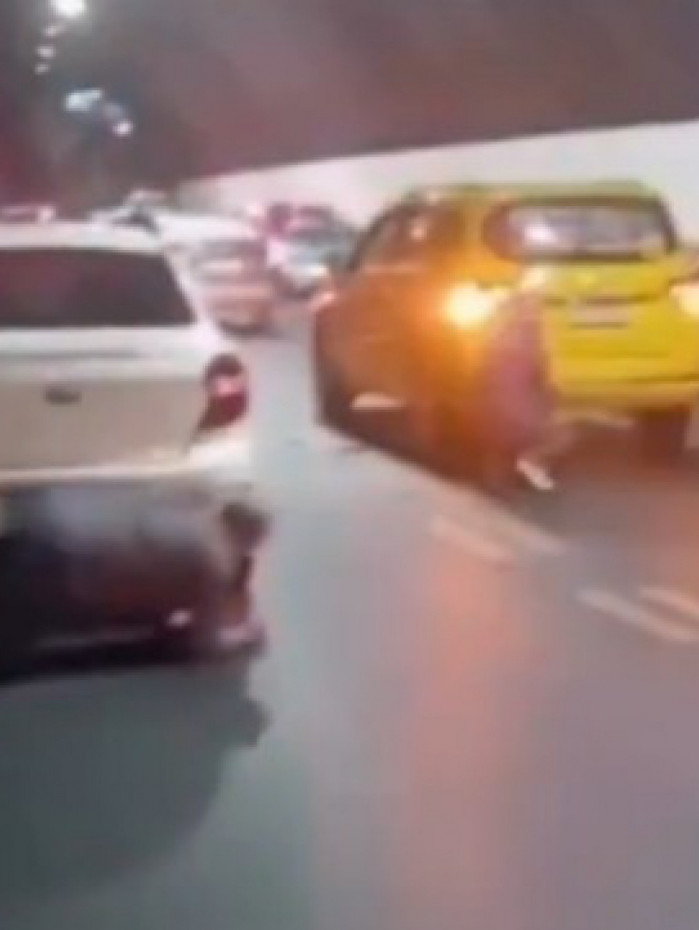 Motoristas se protegeram atr&aacute;s de carros durante persegui&ccedil;&atilde;o no T&uacute;nel Rebou&ccedil;as