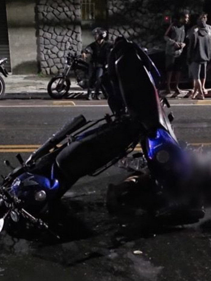 Acidente ocorreu na Avenida Professor Jo&atilde;o Brasil, na madrugada deste domingo (19)