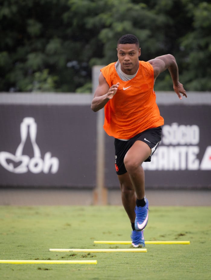 Matheus Fran&ccedil;a chegou como pedido de Fernando Diniz, mas n&atilde;o engrenou e n&atilde;o deve ficar no Vasco