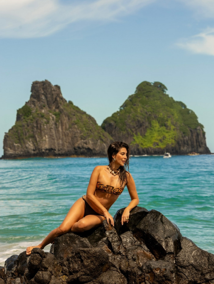 Fernanda Paes Leme exibe cliques em Noronha