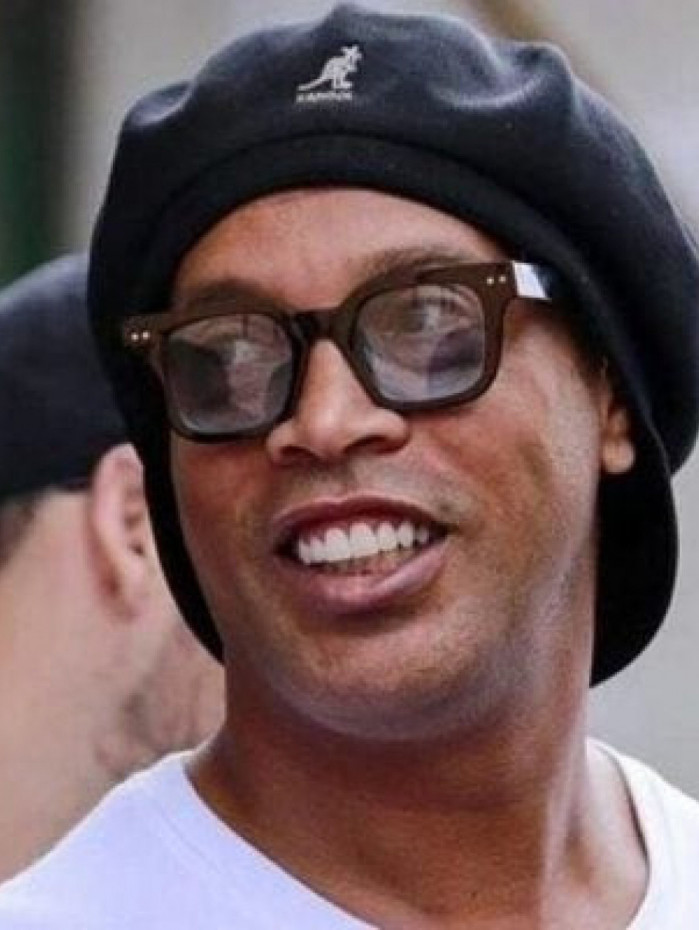 Bruxo da audi&ecirc;ncia! Ronaldinho Ga&uacute;cho leva s&eacute;rie ao topo da Netflix em 15 pa&iacute;ses
