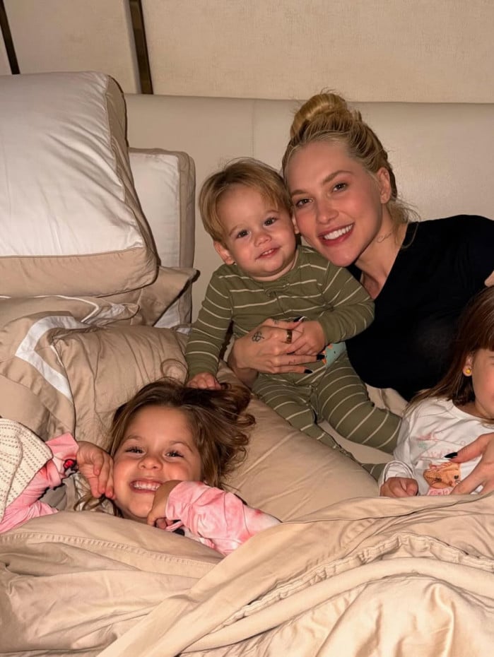 Virginia Fonseca e os tr&ecirc;s filhos