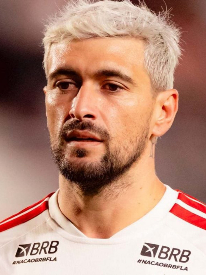 Arrascaeta passar&aacute; por cirurgia no ombro direito nesta quinta-feira