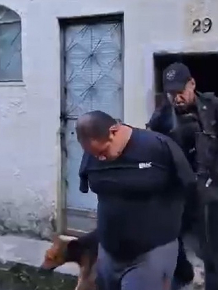 Ele acabou detido dentro de casa, nesta quinta-feira (30), no Complexo do Chapad&atilde;o
