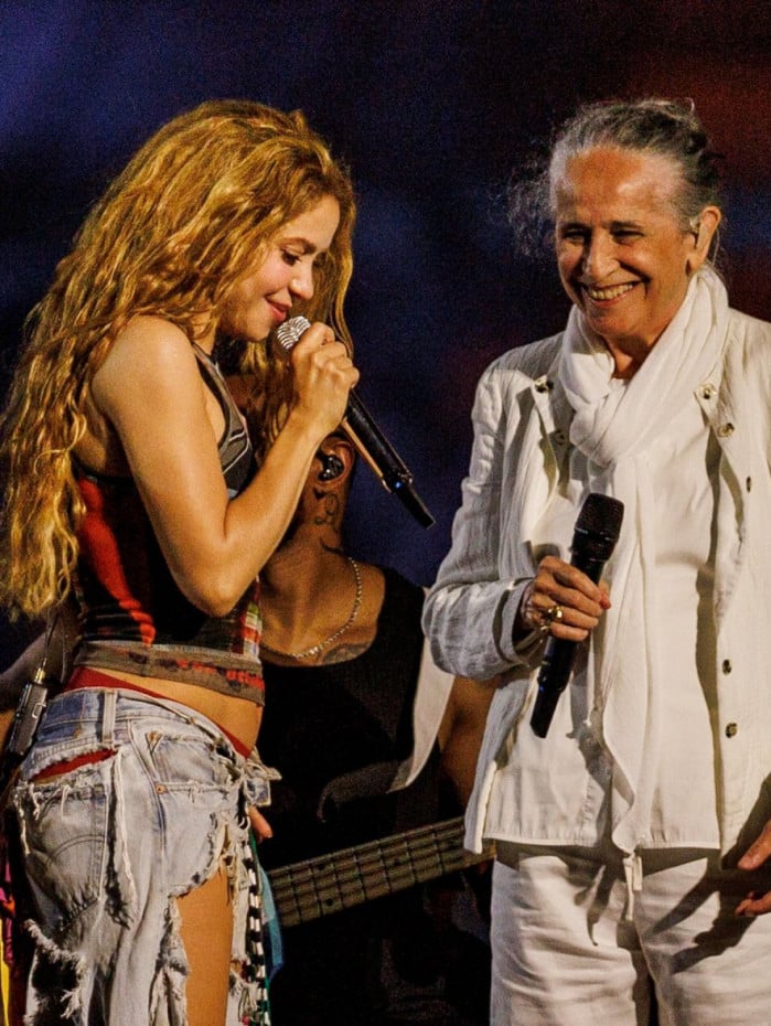 Maria Beth&acirc;nia participou de ensaio em Copacabana com Shakira