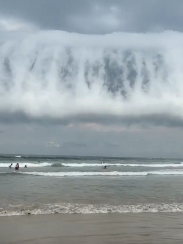 Aproxima&ccedil;&atilde;o da nuvem ocorreu na Riviera de S&atilde;o Louren&ccedil;o, em Bertioga (SP)