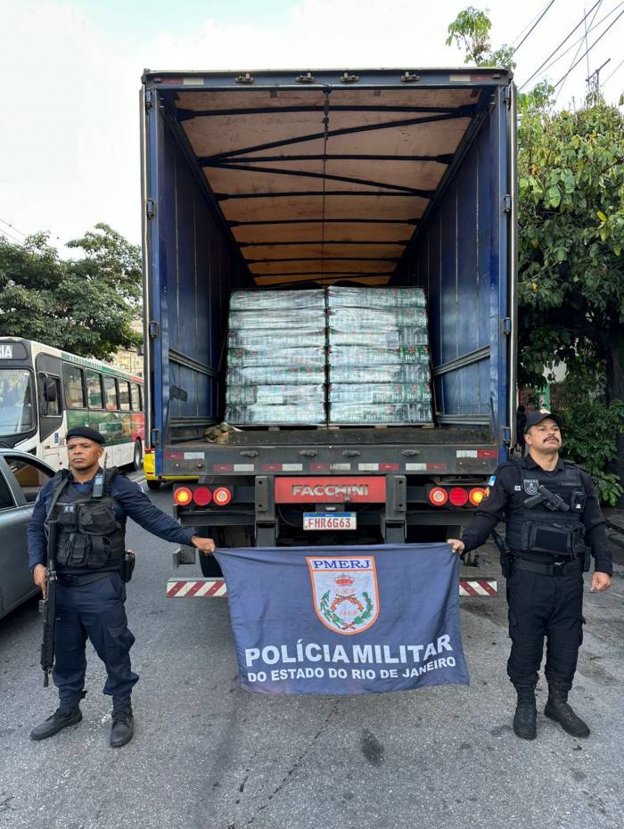 Homem é preso durante roubo de carga de cerveja em Benfica