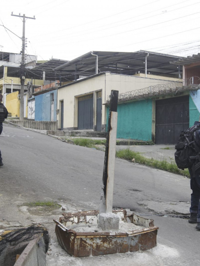 Agentes do 41&ordm; BPM (Iraj&aacute;) atuam no Morro do Juramento nesta segunda-feira (11)