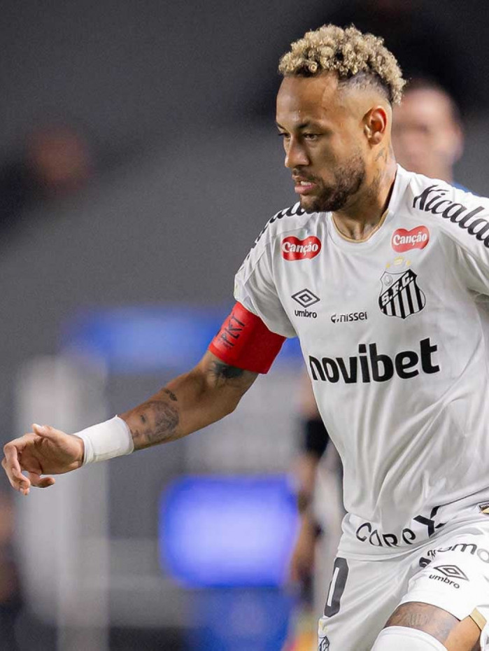 Santos mant&eacute;m Neymar nos planos e conta com seu retorno ap&oacute;s a Copa