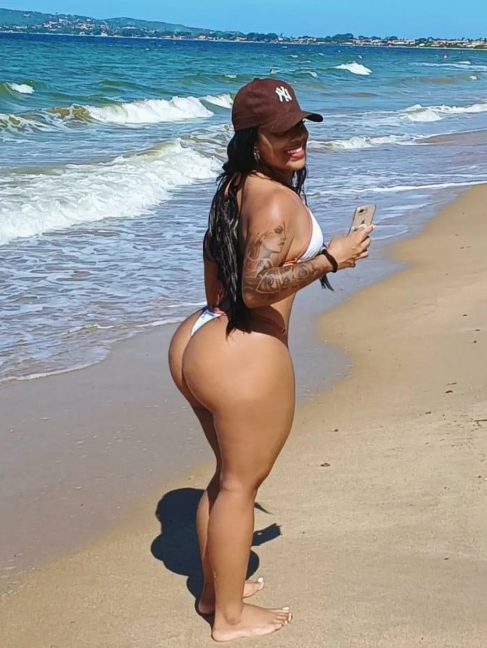 Caroline Lima - A Gata da Hora