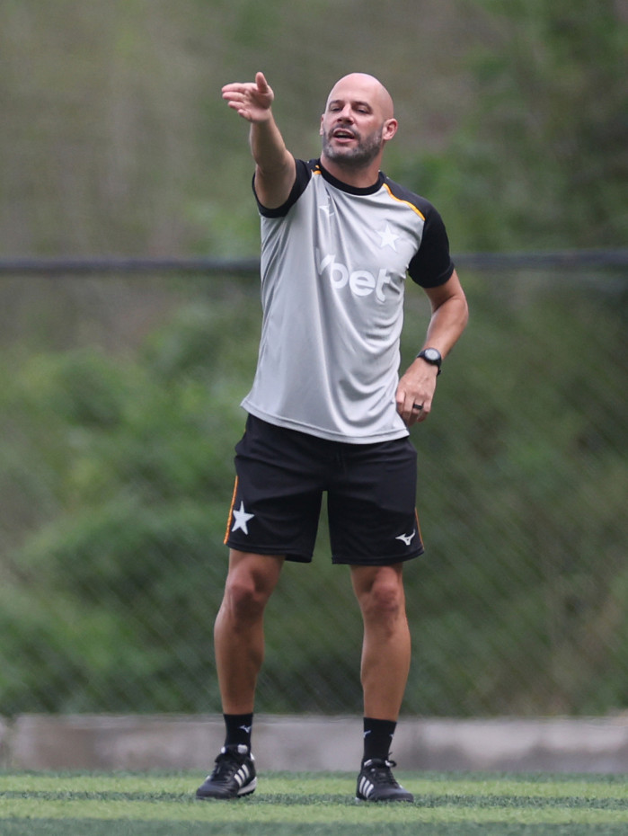  Franclim Carvalho &eacute; t&eacute;cnico do Botafogo